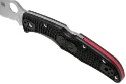 Spyderco Endura 4 Thin Red Line C10FPSBKRD Couteau De Poche Partiellement Dentelé -Couteaux Soldes Boutique SPC10FPSBKRD 07 spyderco