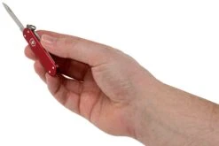 Victorinox Classic Alox Red 0.6221-20R4.KTE1 Knivesandtools Edition, Couteau Suisse -Couteaux Soldes Boutique VT0 6221 20R4 KTE1 06 victorinox