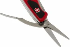 Victorinox RangerGrip 71 Gardener Rouge-noir VT0.9713.C Couteau Suisse -Couteaux Soldes Boutique VT0 9713 C 03 victorinox rangergrip 71 gardener vt0 9713 c d3